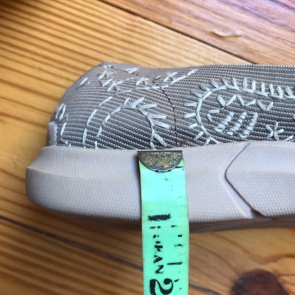 Yuu Beige Embroidered Cushioned Flats, EUC, 7 - Picture 10 of 10